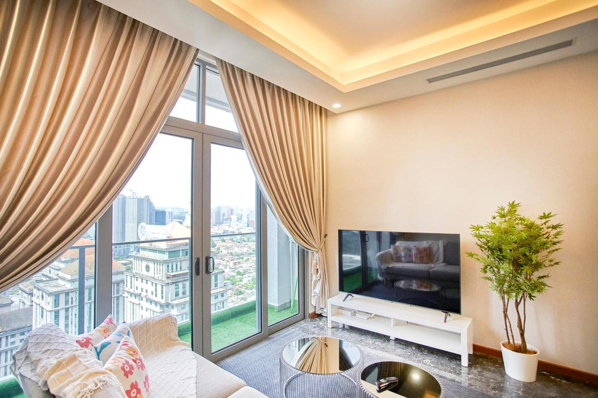 Royce Klcc, Center Apartment